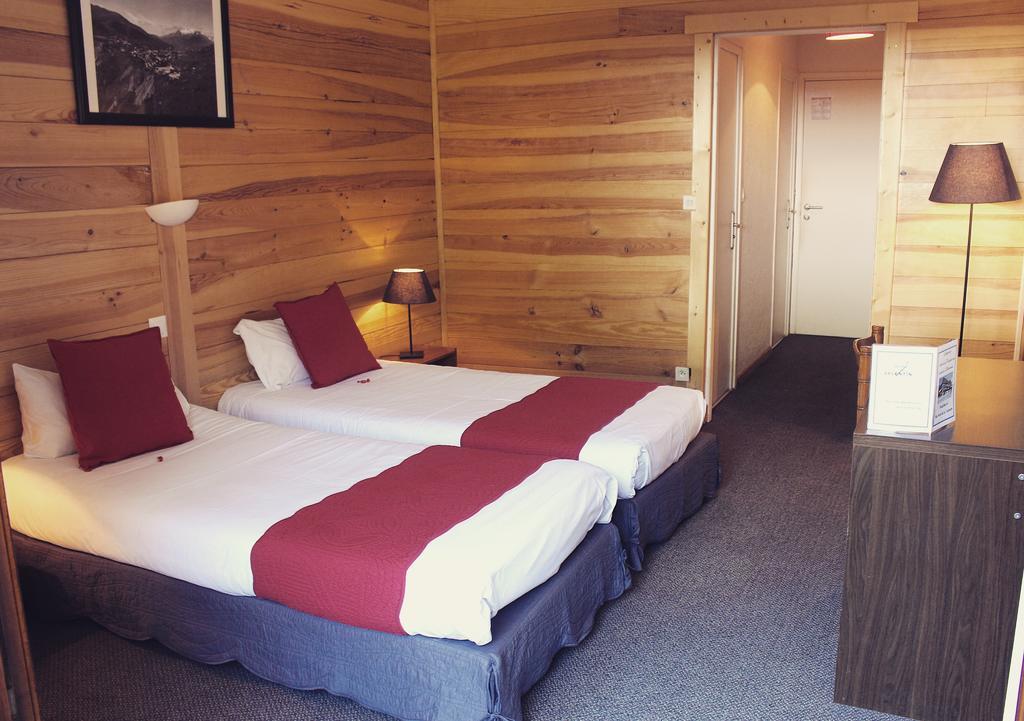 Hotel De La Valentin เลส์เดอซาลป์ ภายนอก รูปภาพ
