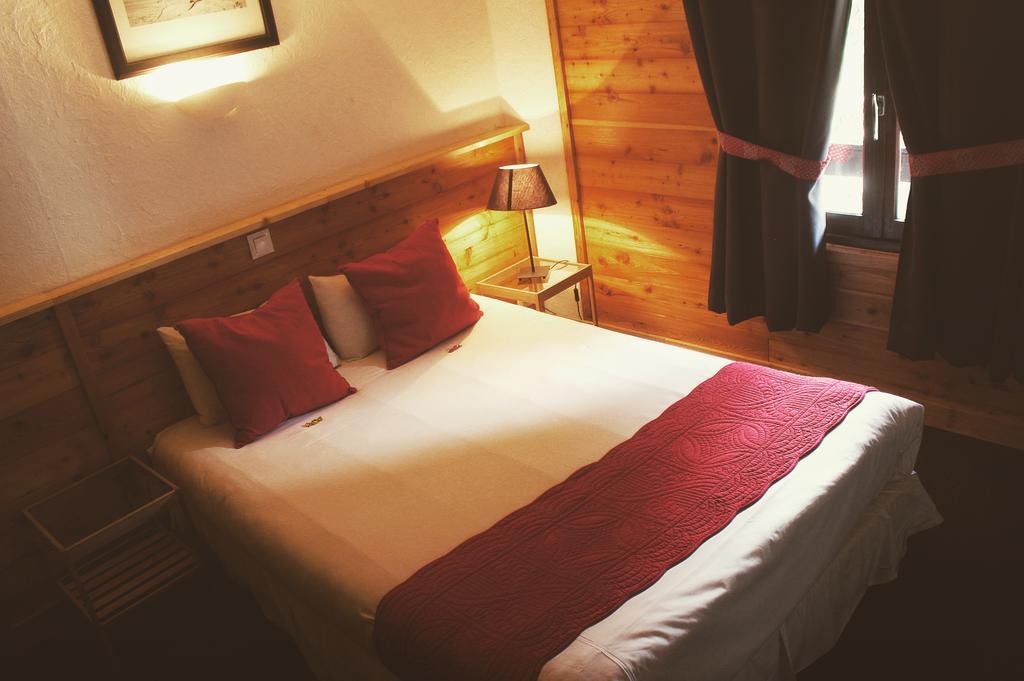 Hotel De La Valentin เลส์เดอซาลป์ ภายนอก รูปภาพ