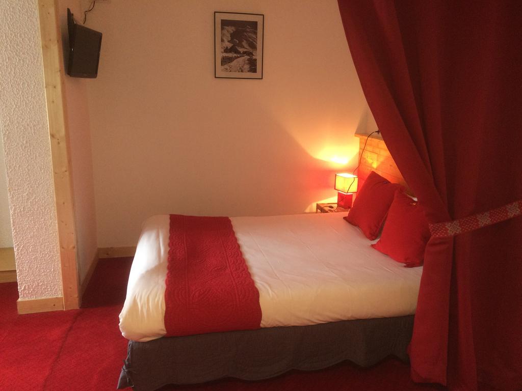 Hotel De La Valentin เลส์เดอซาลป์ ภายนอก รูปภาพ